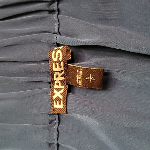 Hi-low Express skirt! Size Small - Picture 2 of 2